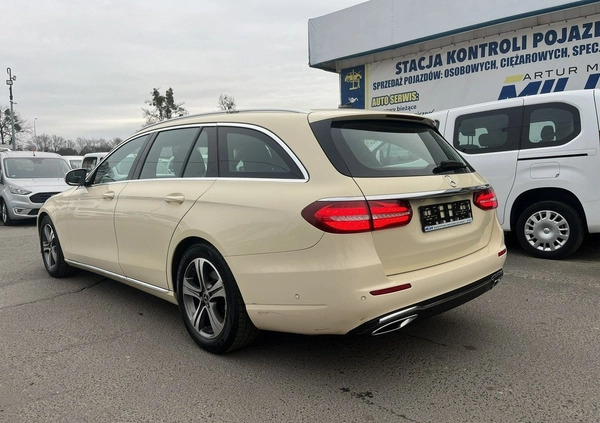 Mercedes-Benz Klasa E cena 69900 przebieg: 398000, rok produkcji 2019 z Syców małe 466